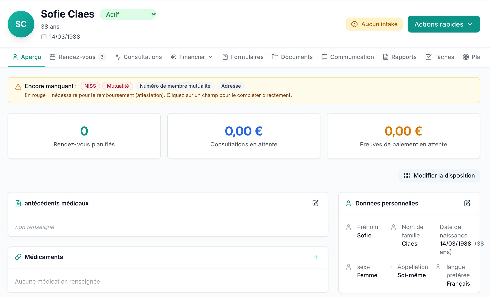 Patient record overview in VIMA (French interface): patient header, tabs for appointments, consultations, financial, forms and documents, counters and personal details